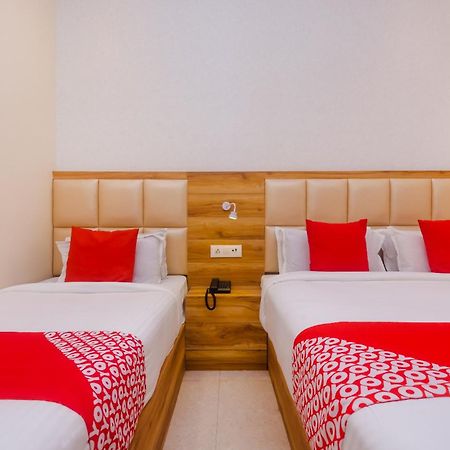 Hotel Sun City Near Saifee Hospital And Hn Reliance Hospital Bombay Esterno foto
