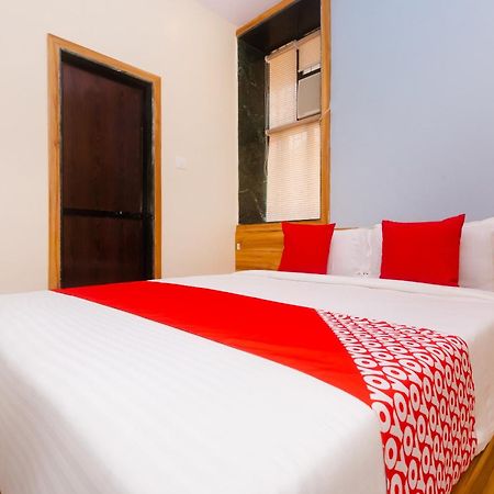 Hotel Sun City Near Saifee Hospital And Hn Reliance Hospital Bombay Esterno foto