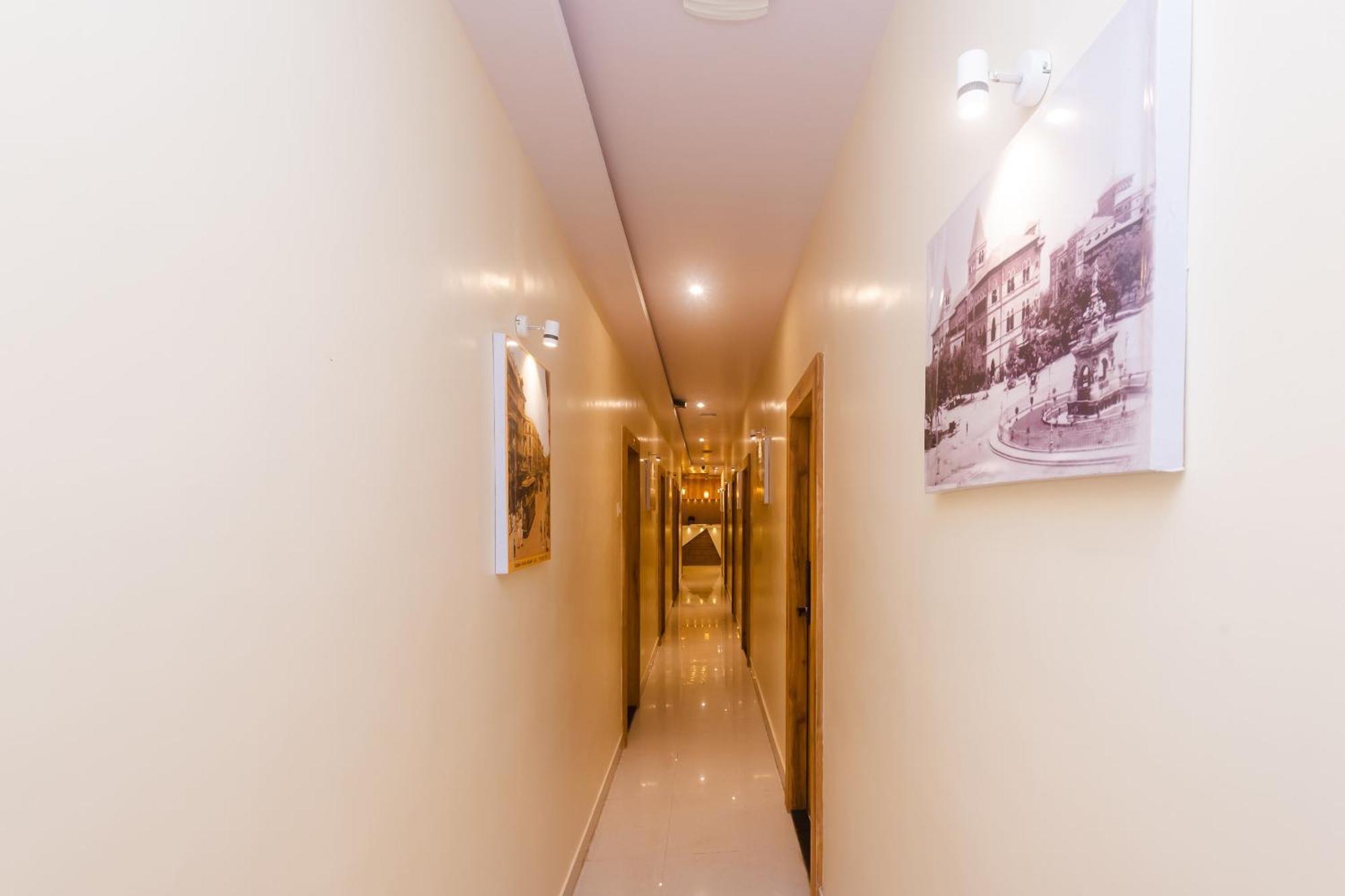 Hotel Sun City Near Saifee Hospital And Hn Reliance Hospital Bombay Esterno foto