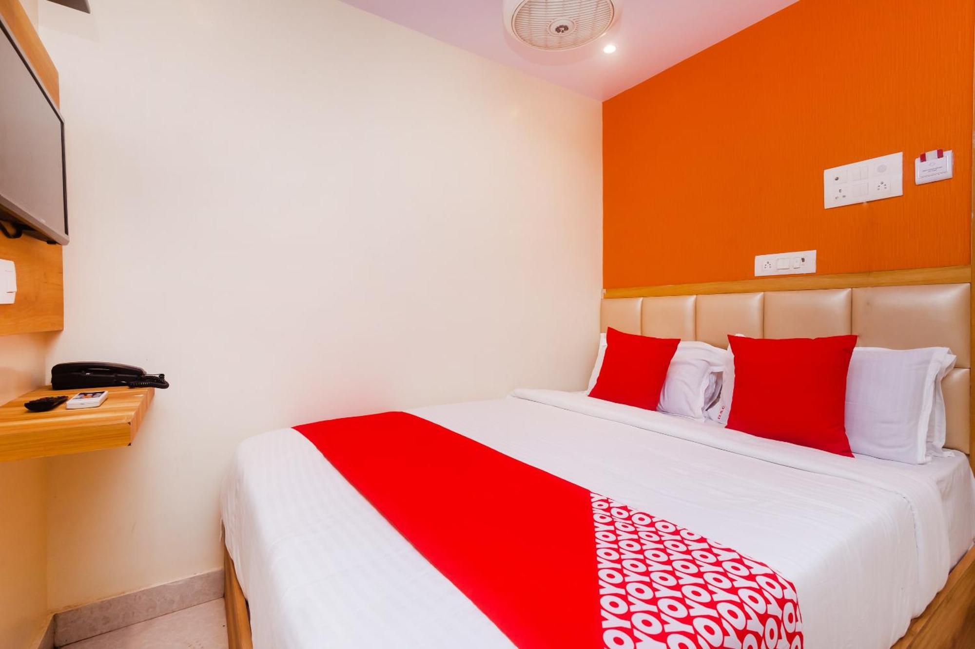 Hotel Sun City Near Saifee Hospital And Hn Reliance Hospital Bombay Esterno foto