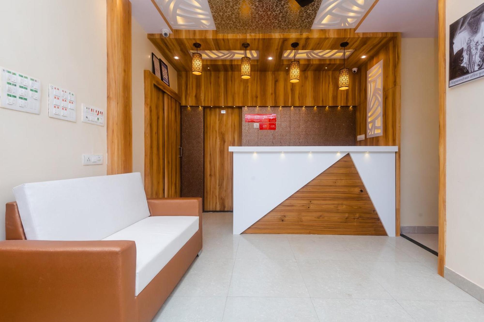 Hotel Sun City Near Saifee Hospital And Hn Reliance Hospital Bombay Esterno foto