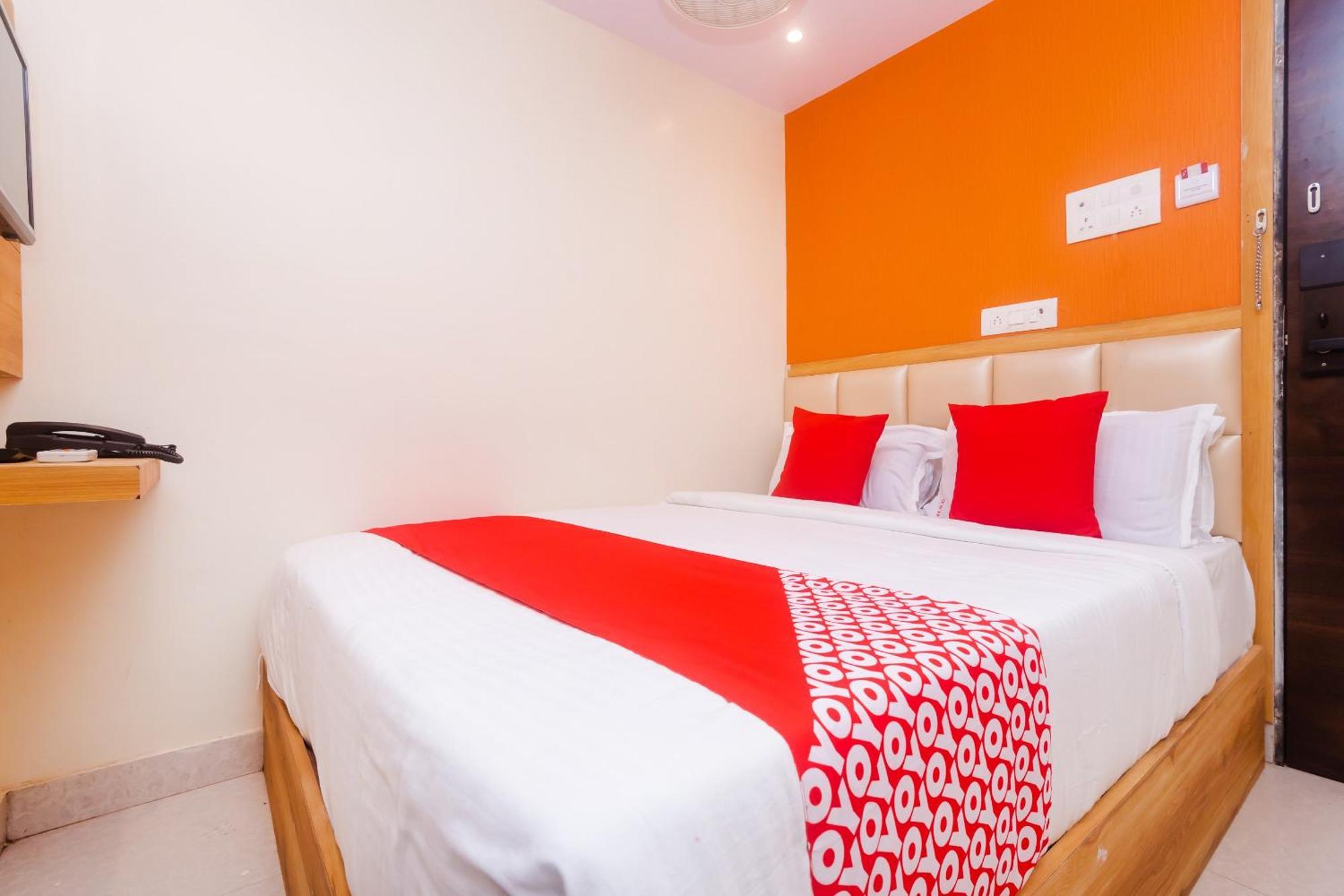Hotel Sun City Near Saifee Hospital And Hn Reliance Hospital Bombay Esterno foto