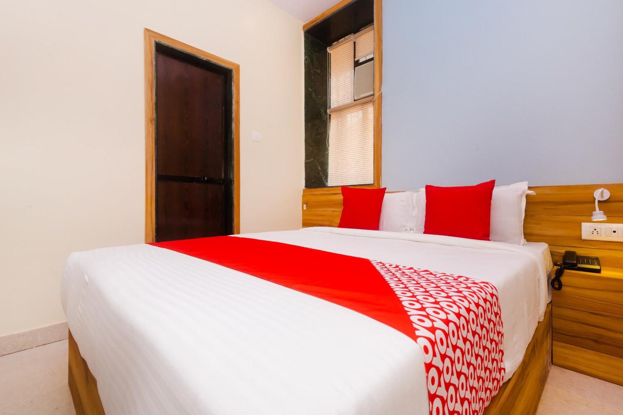 Hotel Sun City Near Saifee Hospital And Hn Reliance Hospital Bombay Esterno foto