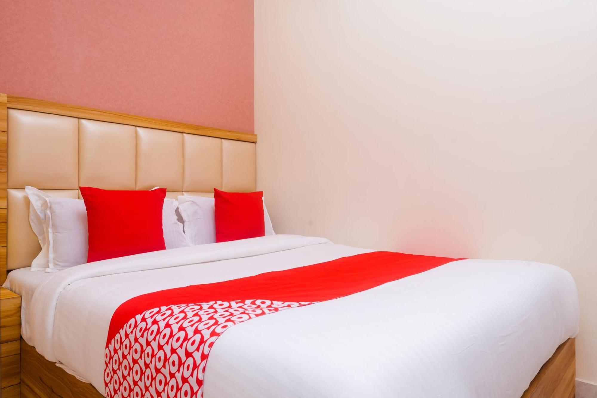 Hotel Sun City Near Saifee Hospital And Hn Reliance Hospital Bombay Esterno foto