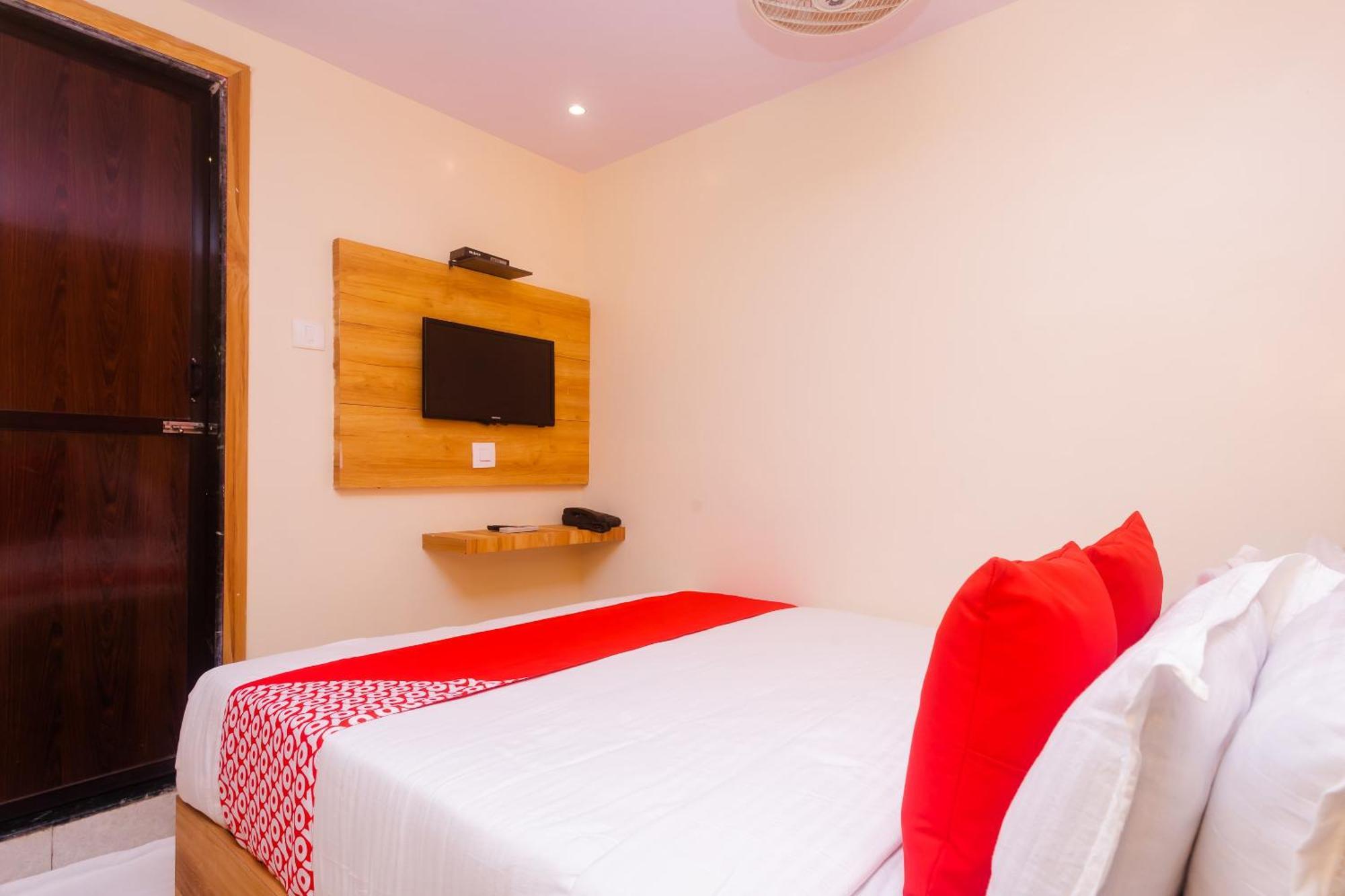 Hotel Sun City Near Saifee Hospital And Hn Reliance Hospital Bombay Esterno foto