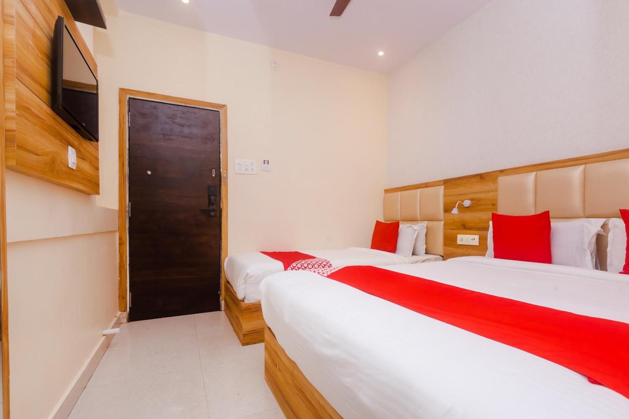 Hotel Sun City Near Saifee Hospital And Hn Reliance Hospital Bombay Esterno foto