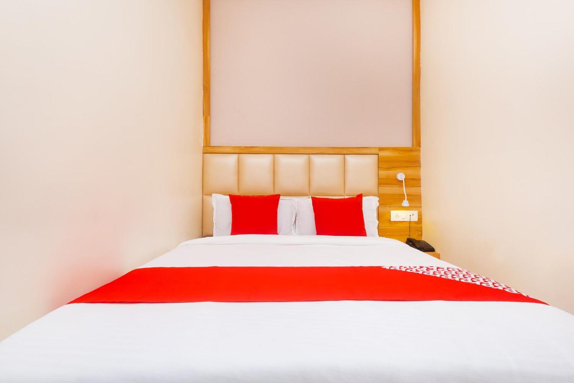 Hotel Sun City Near Saifee Hospital And Hn Reliance Hospital Bombay Esterno foto