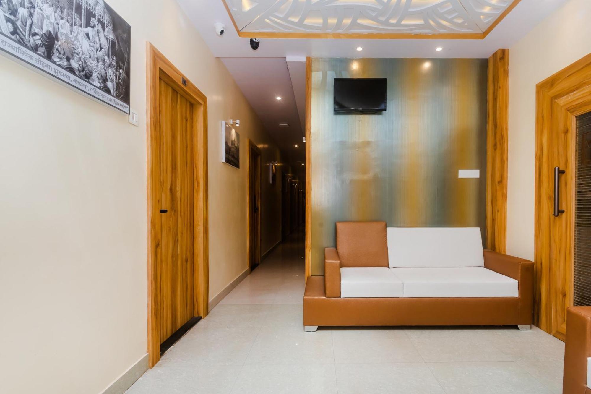 Hotel Sun City Near Saifee Hospital And Hn Reliance Hospital Bombay Esterno foto