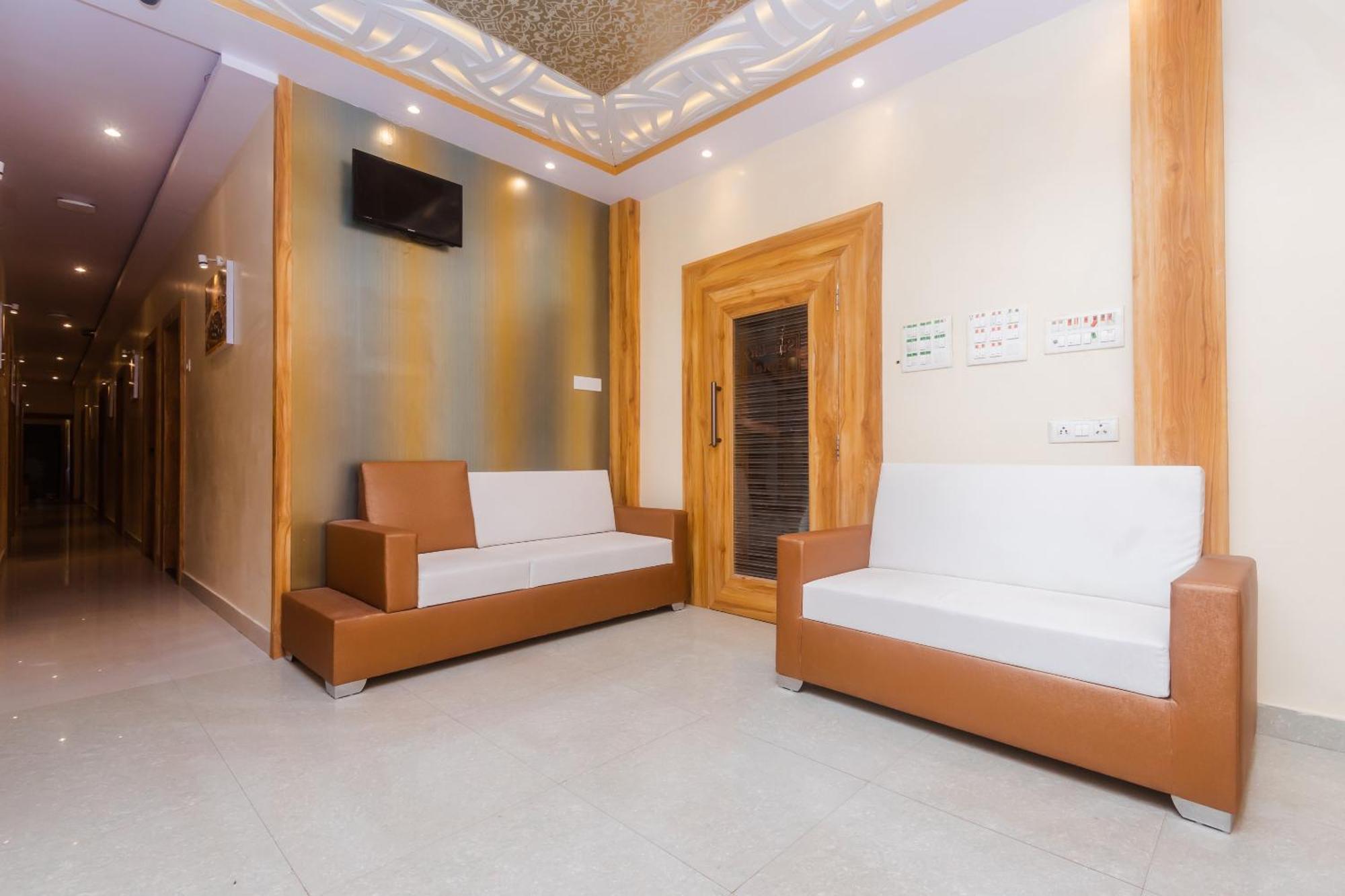 Hotel Sun City Near Saifee Hospital And Hn Reliance Hospital Bombay Esterno foto